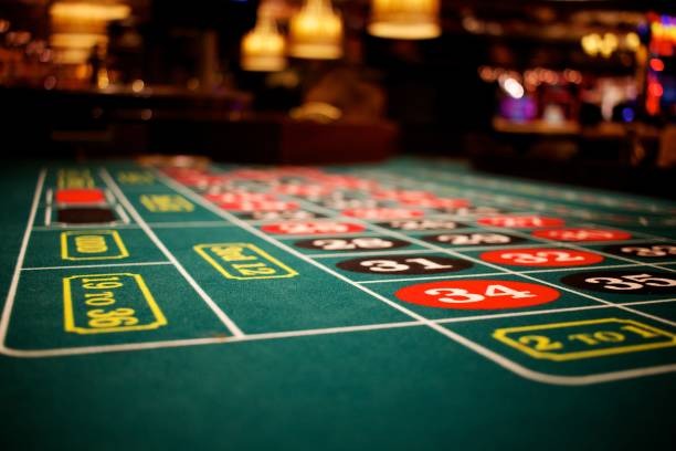 Mega Sevens betting interface showing table limits and real-time dealer feed